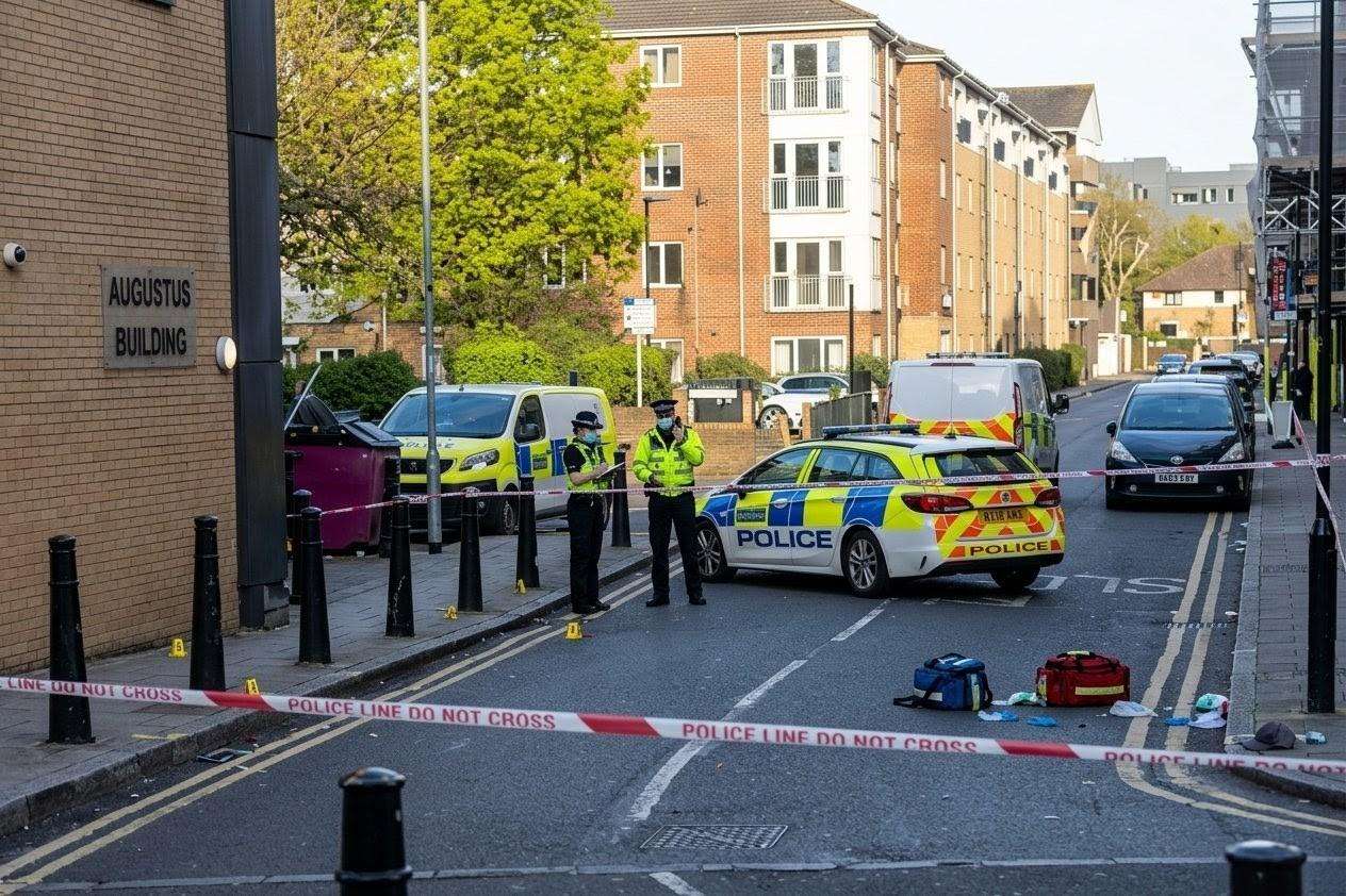 Urgent Manhunt After Fatal East London Double Stabbing.jpeg